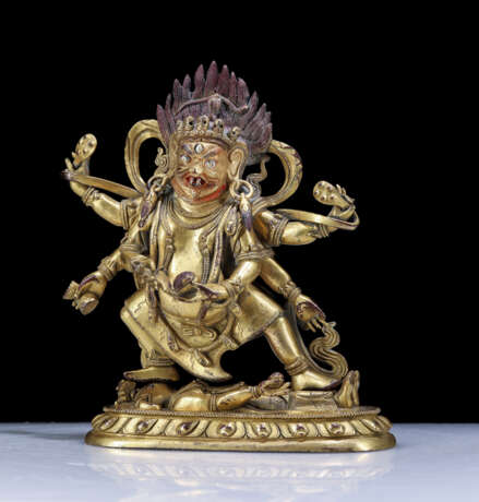 17th century Tibetan Tantric copper gilt Buddha statue - photo 2