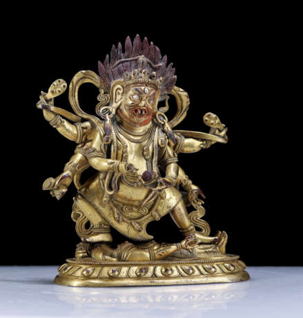 17th century Tibetan Tantric copper gilt Buddha statue - photo 4