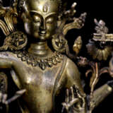 17th century Tibetan copper gilt four-arm Manjusri Buddha statue - Foto 4