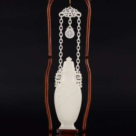 Qing Dynasty Hetian white jade carving hanging bottle - photo 5