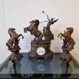 Horloge avec figures de chevaux Métal Early 20th century - photo 1