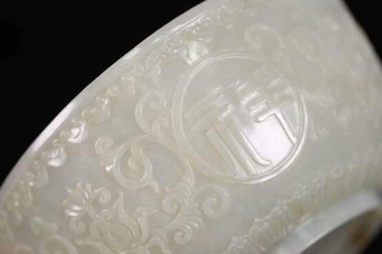 In the Qing Dynasty Hetian jade carved the "good luck" bowl - Foto 5
