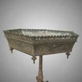 19th Century Large Hexagonal Bronze Jardiniere in the Style of Victor Paillard Bronce Louis-Philippe Carl X 19th century - photo 2