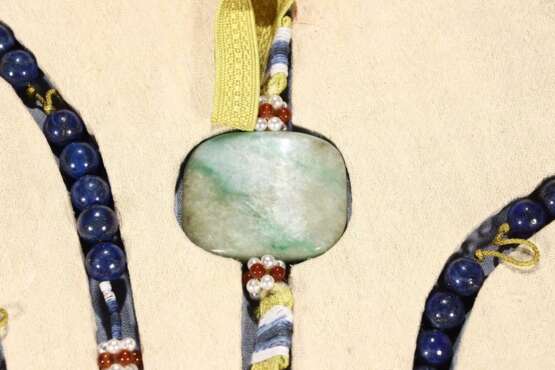 Qing Dynasty Royal Agarwood necklace - фото 3