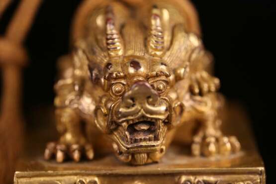 Ming Dynasty Tibetan Buddhism copper gilt double dragon head seal - photo 7