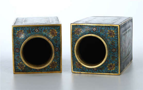 A pair of cloisonne square copper bottles in the Qing Dynasty - photo 7