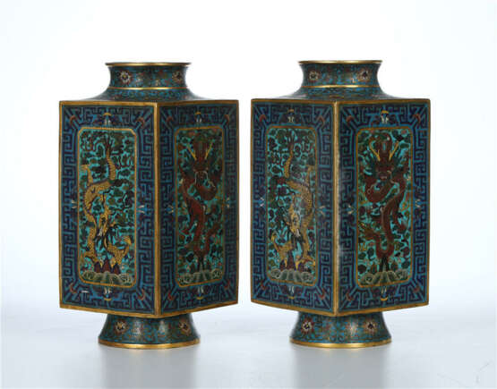 A pair of cloisonne square copper bottles in the Qing Dynasty - photo 8