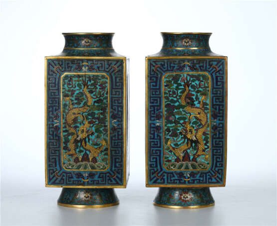 A pair of cloisonne square copper bottles in the Qing Dynasty - photo 9