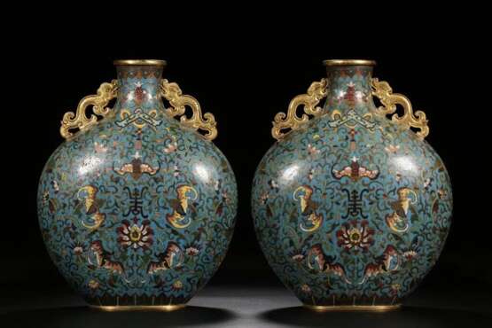 Qing Dynasty Cloisonne Copper gilt Ssangyong ear hold month bottle a pair - photo 1