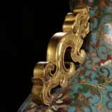 Qing Dynasty Cloisonne Copper gilt Ssangyong ear hold month bottle a pair - фото 5