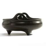 Qing Dynasty bronze three-legged incense burner - фото 3