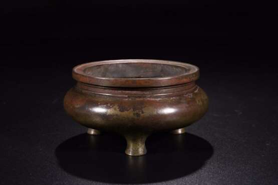 Three-legged copper incense burner in the Qing Dynasty - Foto 2