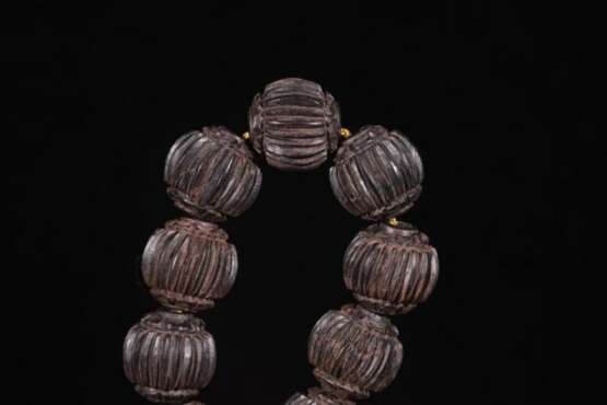 Qing Dynasty Agarwood carving melon-shaped necklace - Foto 8