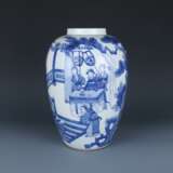 Qing Dynasty Kangxi blue and white porcelain character story small jar - photo 1