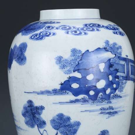Qing Dynasty Kangxi blue and white porcelain character story small jar - photo 9
