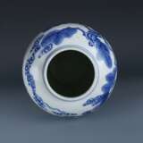 Qing Dynasty Kangxi blue and white porcelain character story small jar - photo 11