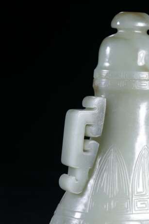 Mingguo Hetian jade Sculpture Lucky beast Binaural Cap bottle - фото 6