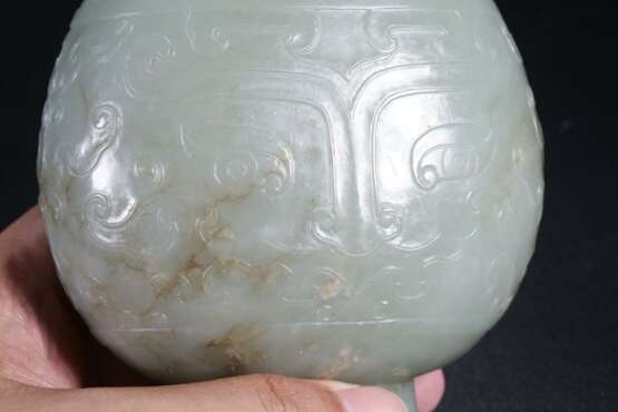 Mingguo Hetian jade Sculpture Lucky beast Binaural Cap bottle - фото 7