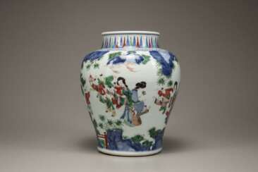 China 17th Century Colored Painting Character painting jar
