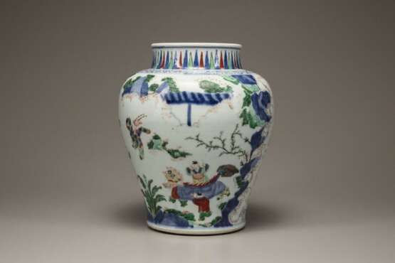 China 17th Century Colored Painting Character painting jar - фото 3