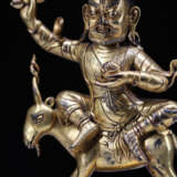 16th century Tibetan Buddhist copper gilt riding a sheep Buddha statue - Foto 3