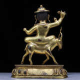 16th century Tibetan Buddhist copper gilt riding a sheep Buddha statue - фото 4