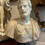 Bust of Marcus Aurelus in Marble in marble and onyx 20th century Мрамор 20th century г. - фото 2