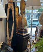 Catalogue des produits. Late 17th Century Reliquary Bust of a Bishop in Gilded Wood