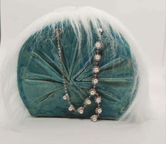 Decorative interior sculpture Winter bag Высокотемпературная керамика Ручная работа Неоромантизм артдекор 2025 г. - фото 1