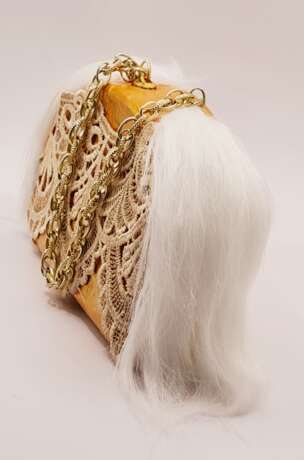 Decorative interior sculpture lady's bag Kunstpelz Handarbeit Neo-Pop Декоратиивно-прикладное искусство Russland 2025 - Foto 2