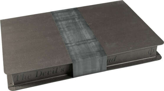 Nan Goldin. Jen's Hand on Clemen's back - фото 6