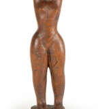 Louise Stomps. Small standing woman - photo 1