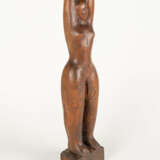 Louise Stomps. Small standing woman - photo 4