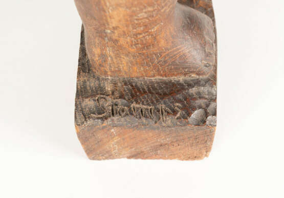 Louise Stomps. Small standing woman - photo 6