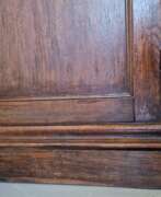 Каталог товаров. Шкаф-витрина в стиле Ренессанс 