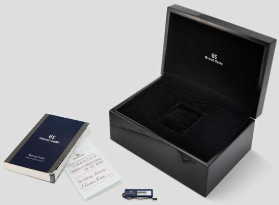 GRAND SEIKO, PLATINUM SPRING DRIVE 'MASTERPIECE COLLECTION' WITH POWER RESERVE, REF. SBGZ003 - photo 5 GRAND SEIKO, PLATINUM SPRING DRIVE 'MASTERPIECE COLLECTION' WITH POWER RESERVE, REF. SBGZ003 - photo 5