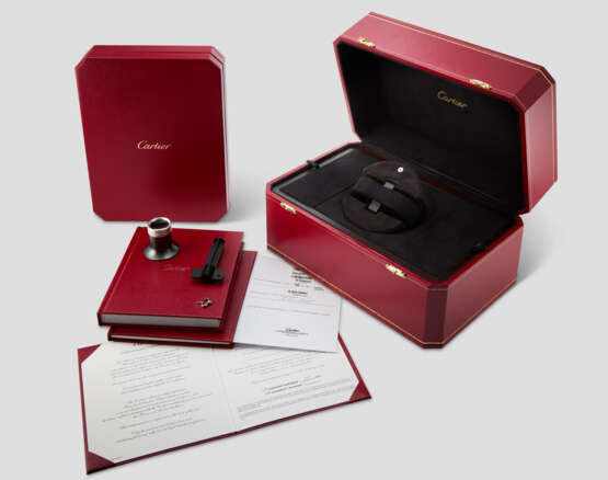 CARTIER, PLATINUM PERPETUAL CALENDAR 'ROTONDE DE CARTIER ASTROCALENDAR' WITH TOURBILLON, REF. W1556242 - фото 4 CARTIER, PLATINUM PERPETUAL CALENDAR 'ROTONDE DE CARTIER ASTROCALENDAR' WITH TOURBILLON, REF. W1556242 - фото 4