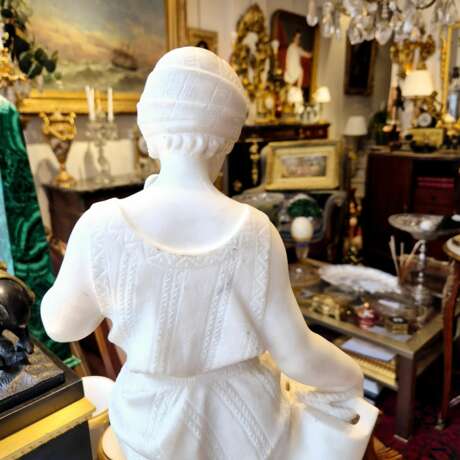 Young woman with jug Carrara marble signed Bonnal early 20th century Marmor 19th century - Foto 2