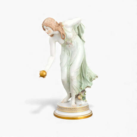 Meissen, ''Kugelspielerin'', design by Walter Schott, 1897 - photo 1