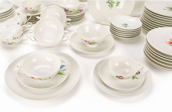 KPM coffee and dinner service with floral decoration - photo 7