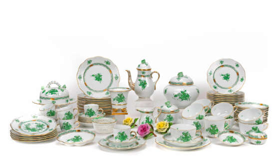 Herend Speise- und Mokka-/Teeservice Apponyi grün und Fleur des indes grün - Foto 3 Herend Speise- und Mokka-/Teeservice Apponyi grün und Fleur des indes grün - Foto 3