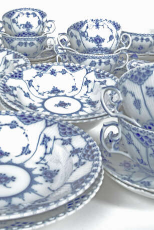 Royal Copenhagen soup service ''Musselmalet Vollspitze'' and ''Musselmalet Halbspitze'' - photo 6 Royal Copenhagen soup service ''Musselmalet Vollspitze'' and ''Musselmalet Halbspitze'' - photo 6