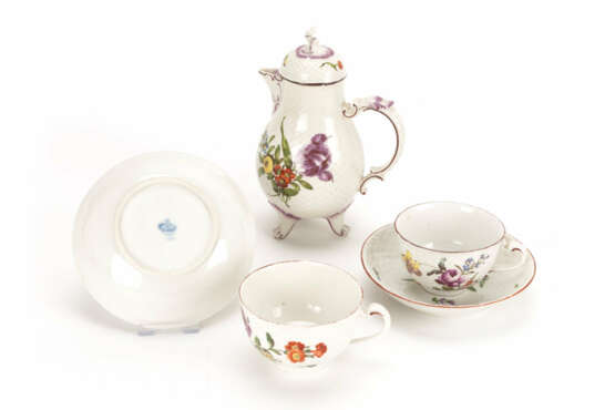 Ludwigsburg coffee pot and cups with flower painting - photo 2 Ludwigsburg coffee pot and cups with flower painting - photo 2