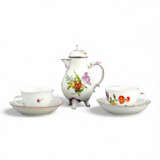 Ludwigsburg coffee pot and cups with flower painting - photo 4