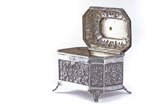 Silver Rococo sugar bowl - photo 4 Silver Rococo sugar bowl - photo 4