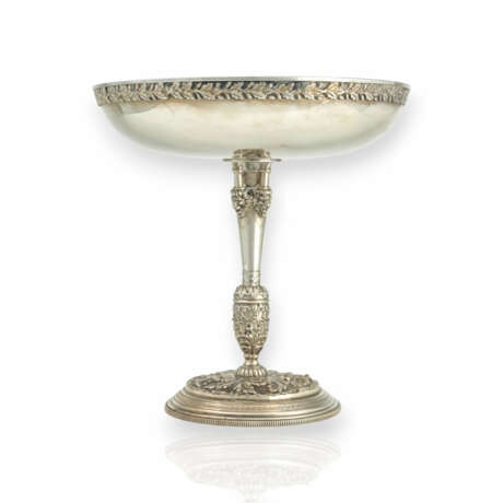 Silver richly decorated tazza - photo 1
