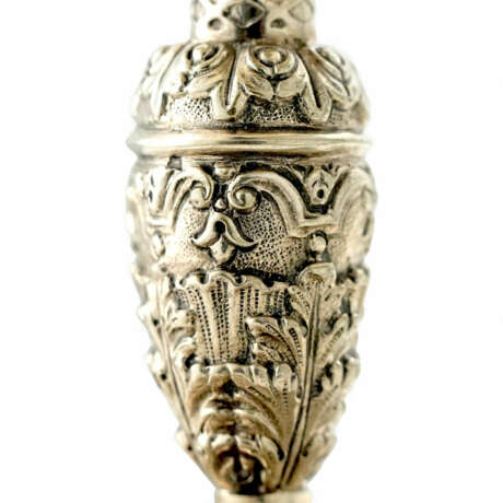 Silver richly decorated tazza - photo 7