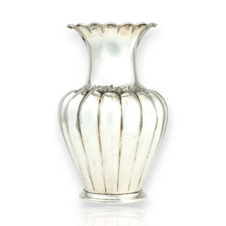 Silver vase - photo 2 Silver vase - photo 2