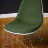 Set of three chairs, after a design by Charles & Ray Eames - photo 2