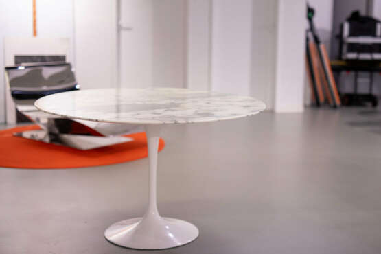 Eero Saarinen, dining table ''Tulip'', designed for Knoll International, 1970s - photo 1 Eero Saarinen, dining table ''Tulip'', designed for Knoll International, 1970s - photo 1